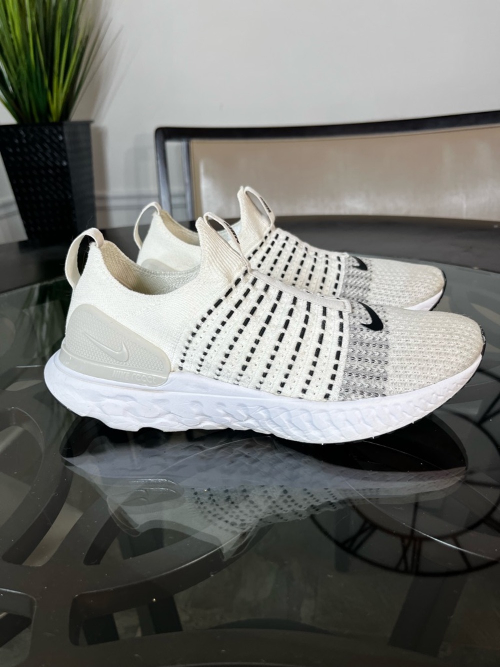 Nike Men's React Phantom Run Flyknit 2 Sail Light Bone Shoes Sz 9.5